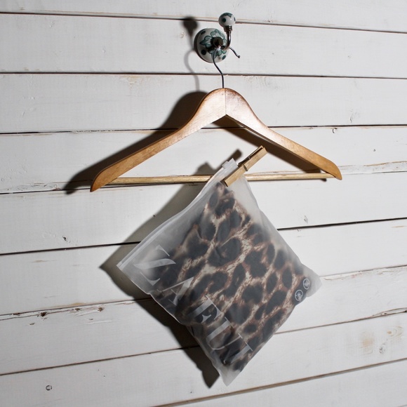 SOLD Cuffed Button Placket Leopard Jumpsuit NWT - Picture 10 of 11